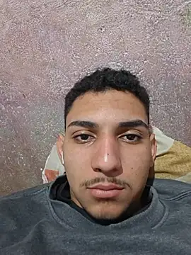 Chat +18 de andre_oliver2 ao vivo