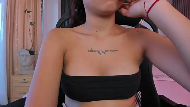 Chat XXX ao vivo de CarolineFyre
