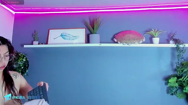Kira_Exe_ Adlı Modelin Canlı XXX Sohbeti