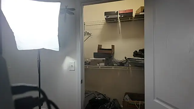Czat XXX na żywo – Triggerhappycj100