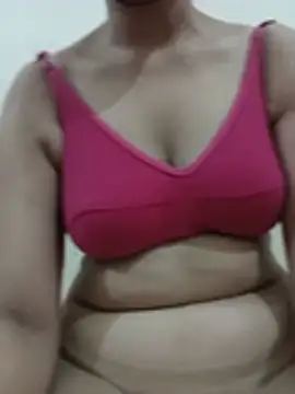 Chat XXX en directo de Divya3107
