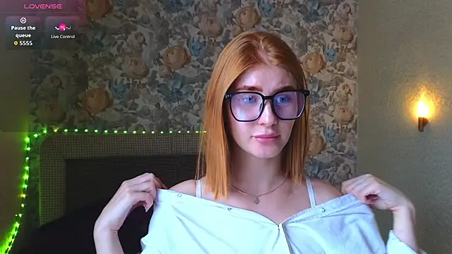 Juli_Gingern Live XXX chat