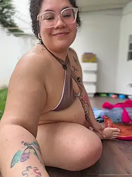 Show Webcam de CurlyMilf_Vannexxxa