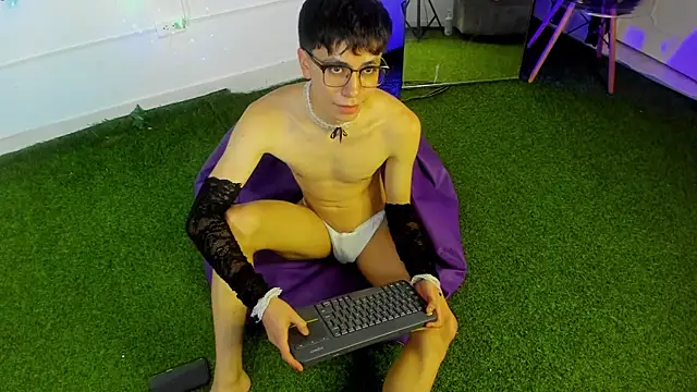 XXX chat uživo modela ThomasTorress