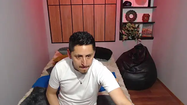 Chatroom XXX en direct de Alexx_levi