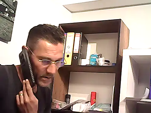 mastercharisma35 Adlı Modelin Canlı XXX Sohbeti