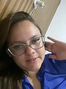Laryssinha_69's Live XXX Chat