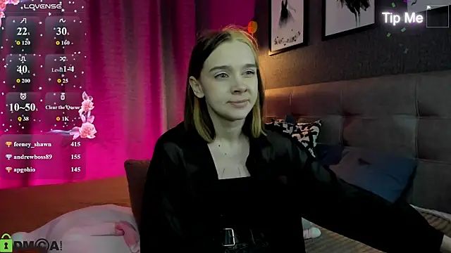 Онлайн чат XXX Lesi_Moonie01