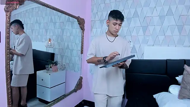 MarkLaurens Live XXX Chat