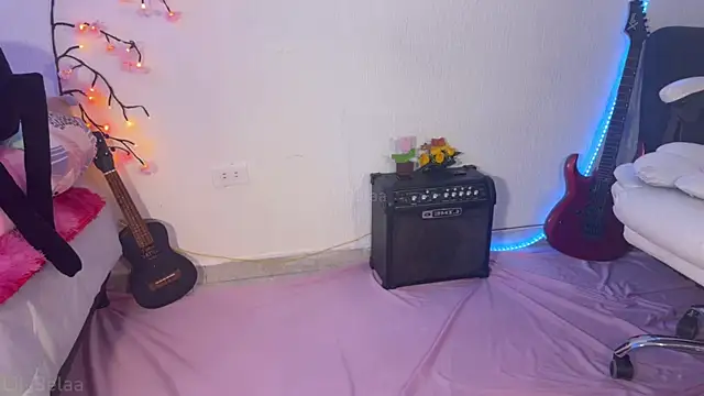 Lil_Belaa Adlı Modelin Canlı XXX Sohbeti