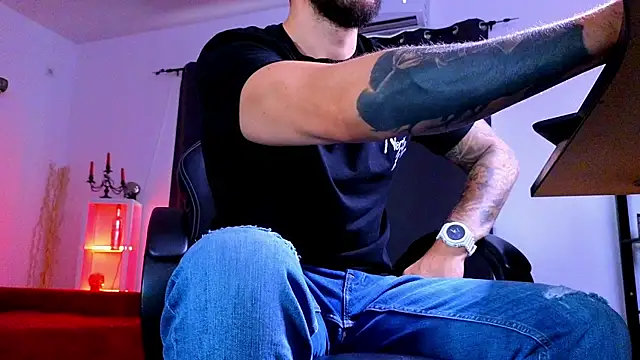 XXX chat uživo modela MightyAaron66