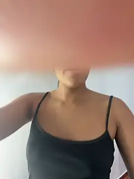 kali_rousse Adlı Modelin Canlı XXX Sohbeti