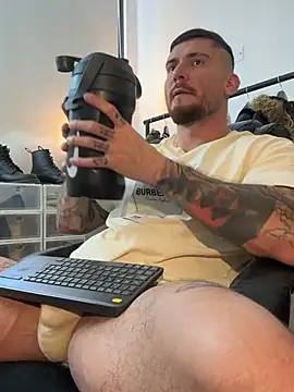 XXX chat uživo modela DimitriSullivan_