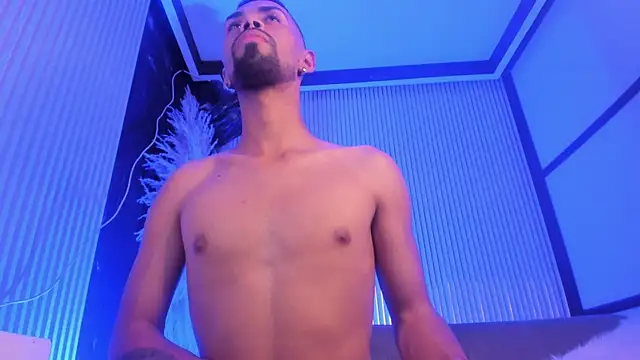 Tyler_204 élő XXX-chatje