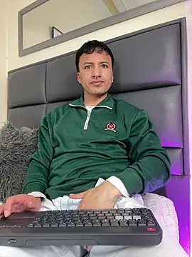 Alexander_Klain Live XXX Chat