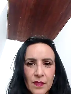 XXX chat uživo modela Julianna____