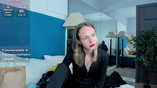 EmmaGilmoree XXX чат на живо