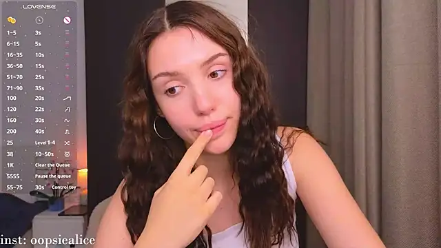 AliceSpark's Live XXX Chat