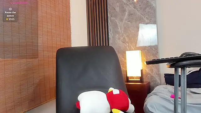 Kasandra_Leon 现场XXX聊天