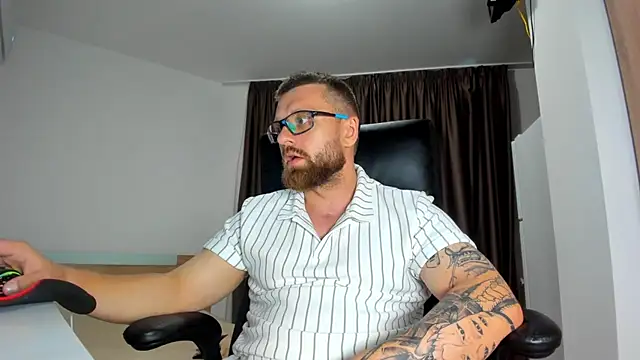 Chat +18 de Findom_guy ao vivo