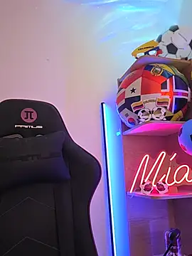 miaeyex's Live XXX Chat
