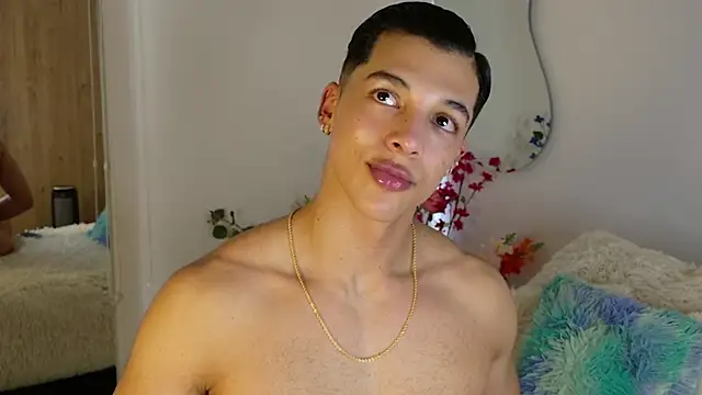 Troye_Williamsのウェブカメラショー