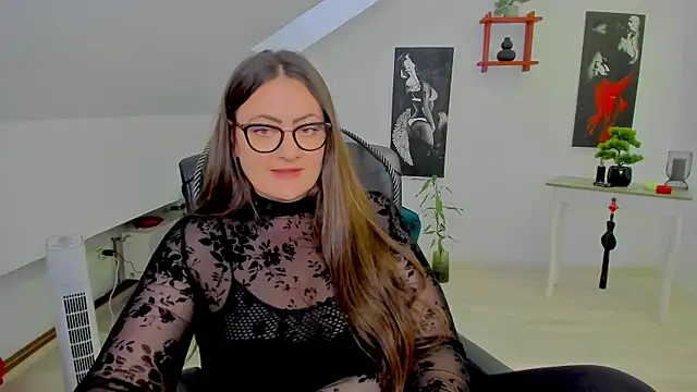 MistressDarrah's Live XXX Chat