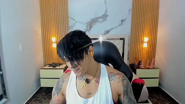 KAROLLJONES1 Adlı Modelin Canlı XXX Sohbeti