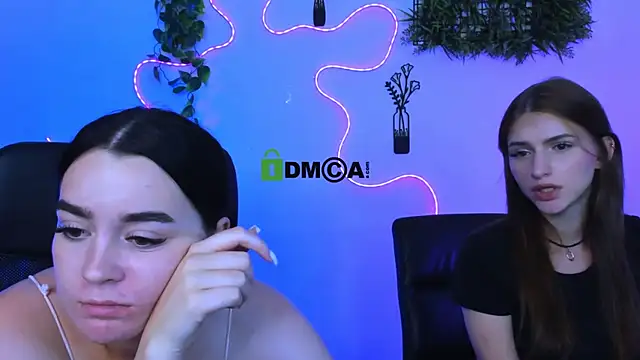 Chat +18 de naomi_perl ao vivo