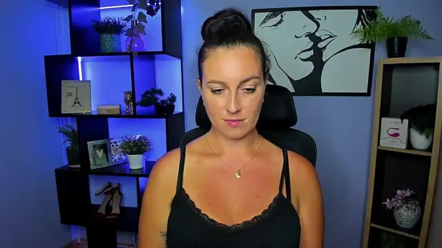 FUN_AMI Adlı Modelin Canlı XXX Sohbeti