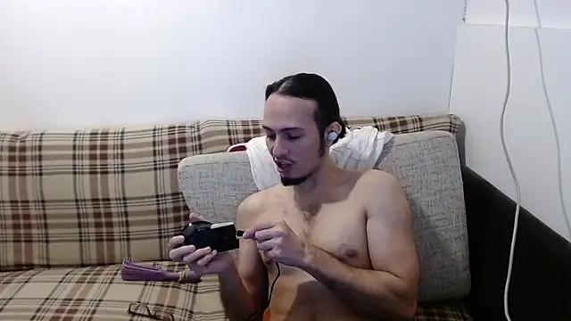 Chat XXX en directo de cholitohermoso