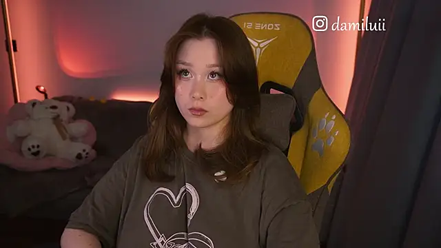 damilui Chat XXX live