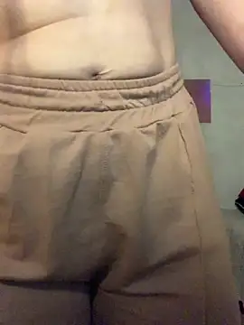 Estefani_32's Live XXX Chat