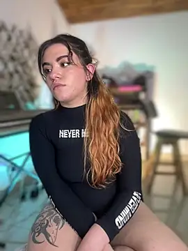 NikkiNix Adlı Modelin Canlı XXX Sohbeti