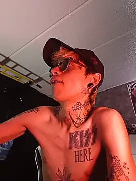 AcidMilo Live XXX-chat