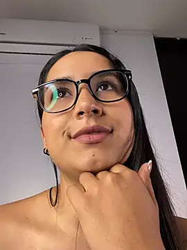 Val12777 live XXX chat