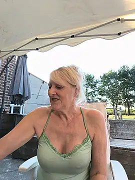 Heidiblueeyes Chat XXX live
