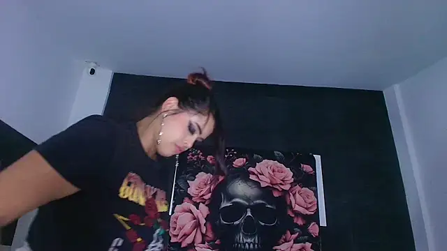 EvaaFoxxy1 Live XXX-chat