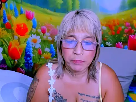 Chat +18 de indianroxy ao vivo