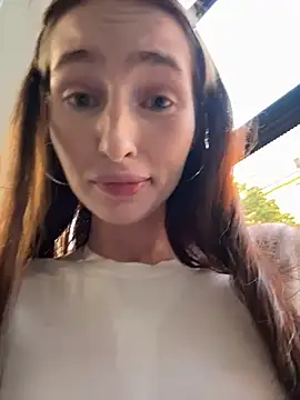 -missbehaving- élő XXX-chatje
