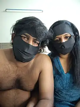 Fantacycouples: διαδικτυακό σόου στην κάμερα