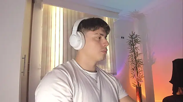 Chat +18 de Giordano_Russo ao vivo