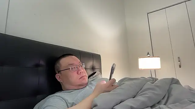 happynewyear111222 Webcam Show