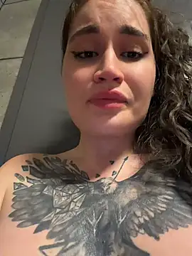 TattooGirlAlia's Webcam Show
