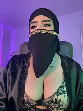 Yasmin_cute Adlı Modelin Canlı XXX Sohbeti