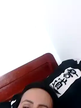 צ'אט XXX בשידור חי של Julianna____