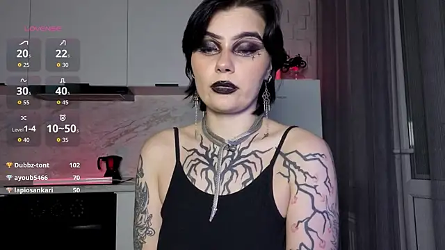IntrigueYourDayn Live XXX chat