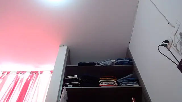 nicolle_milf1978 live XXX chat