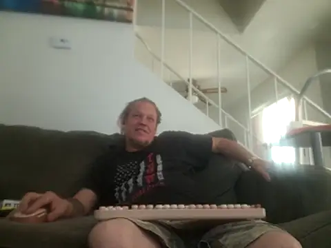 yourMasterisBored's Live XXX Chat