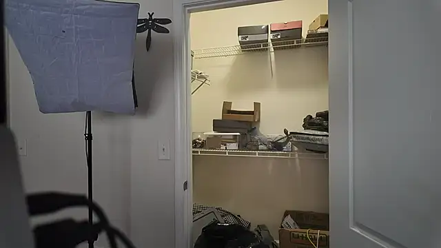 Triggerhappycj100 élő XXX-chatje